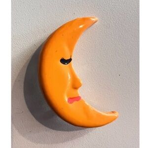 🎁 Vintage West Germany Crescent Moon Face Brooch - 1970s Celestial Art- Giftable